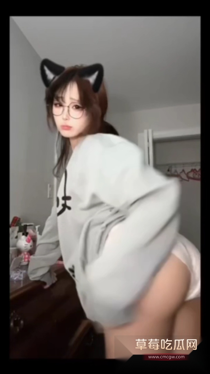 梦萝的性感门槛挑战 14 梦萝的性感门槛挑战 14