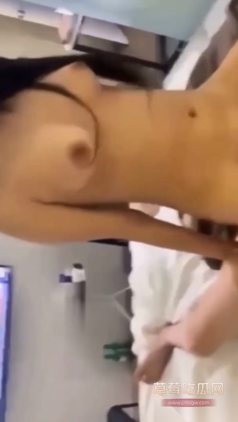 广东轻工职大女大学生王旭瑶 3