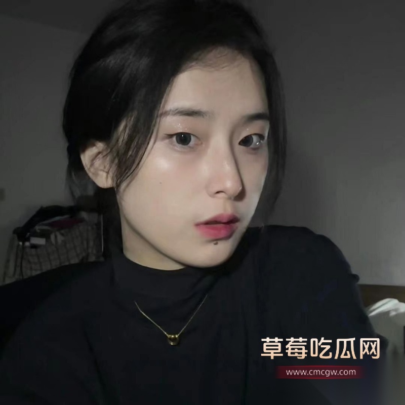 湖南大学 李晴 用红唇细细的清理男友的肉 1 湖南大学 李晴 用红唇细细的清理男友的肉 1