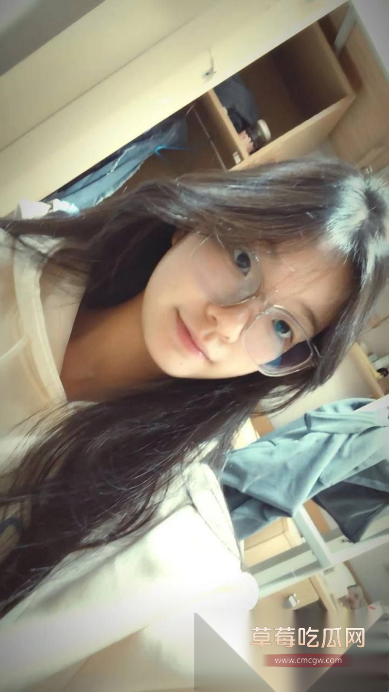 顶级颜值眼镜妹女大学生 莹莹 1 顶级颜值眼镜妹女大学生 莹莹 1