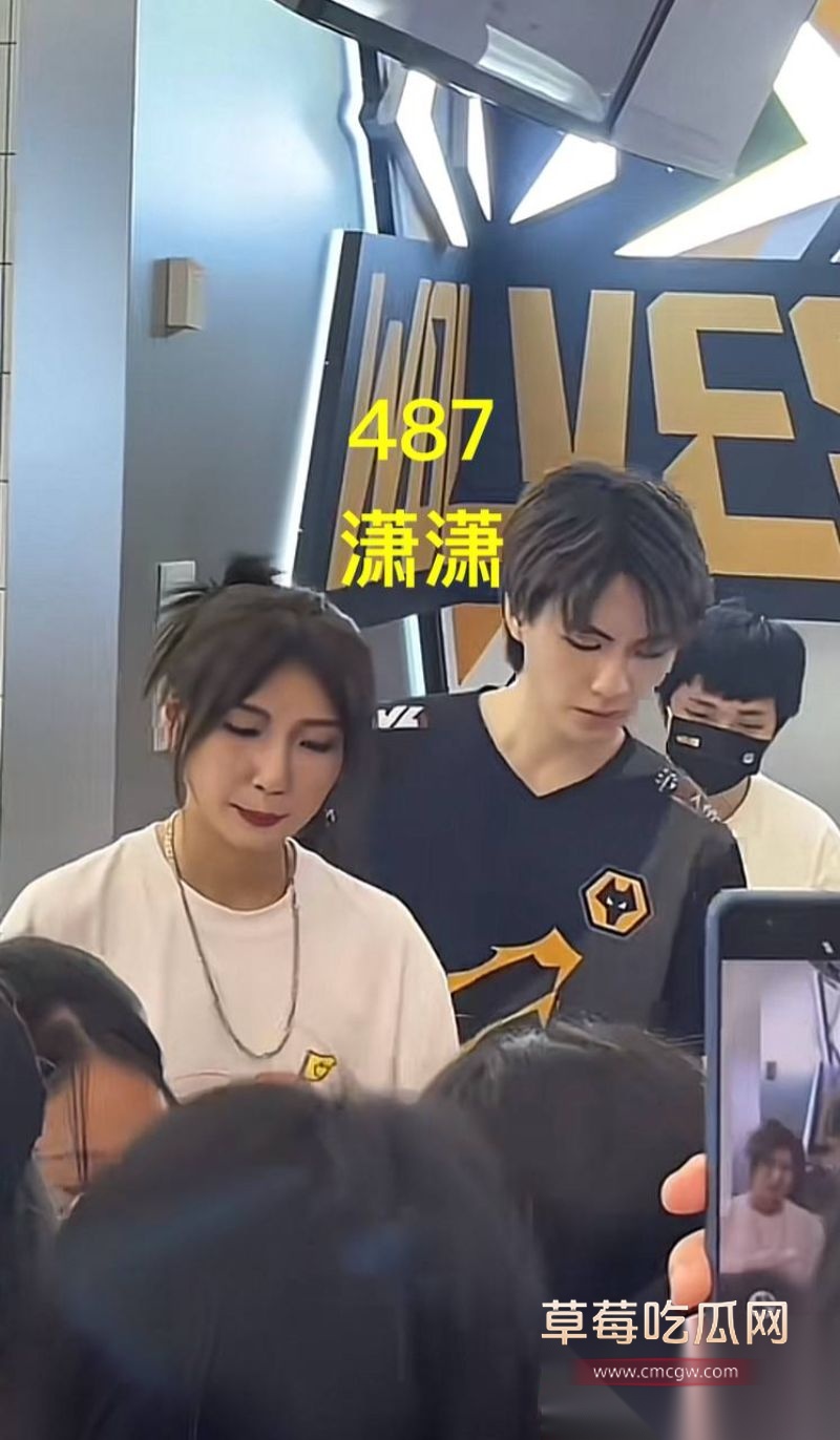 女主持潇潇和487的甜蜜时刻7