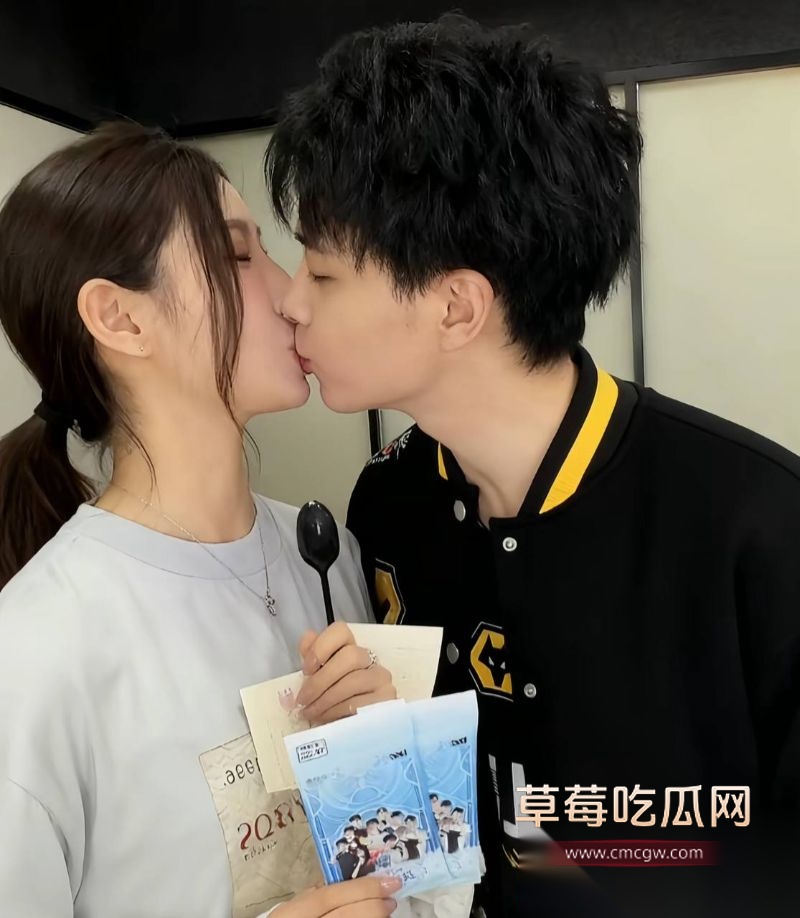 女主持潇潇和487的甜蜜时刻15