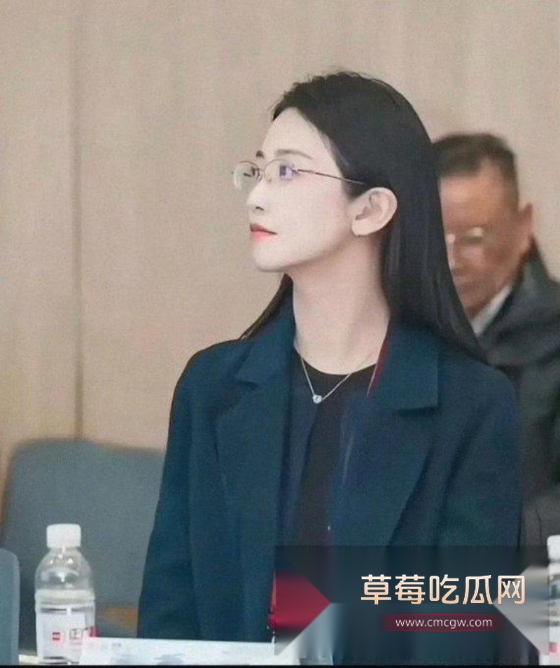 上海体育局财务处科员邢娜 10