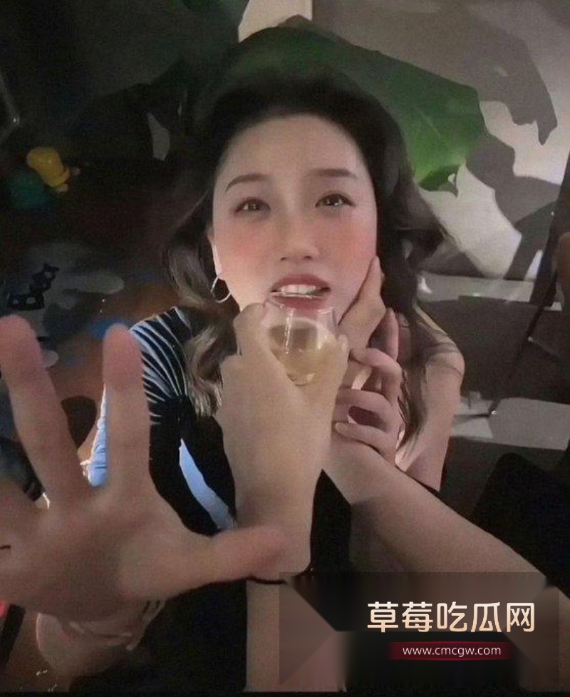 上海体育局财务处科员邢娜 11