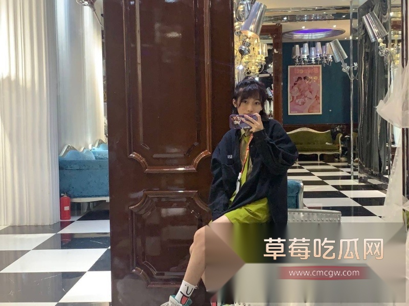 营口96后花店老板娘刘姝麟云盘中毒泄密  16