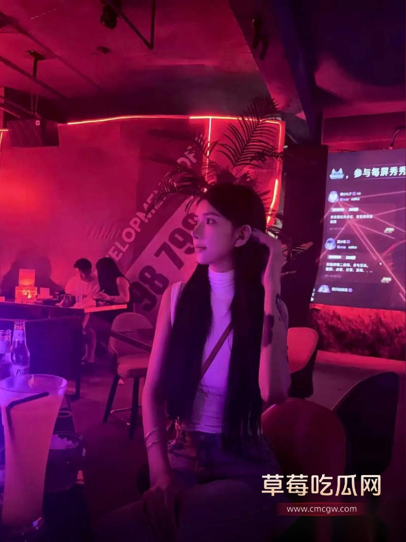 网红umi从柬埔寨一枝花沦为疯癫大妈 17