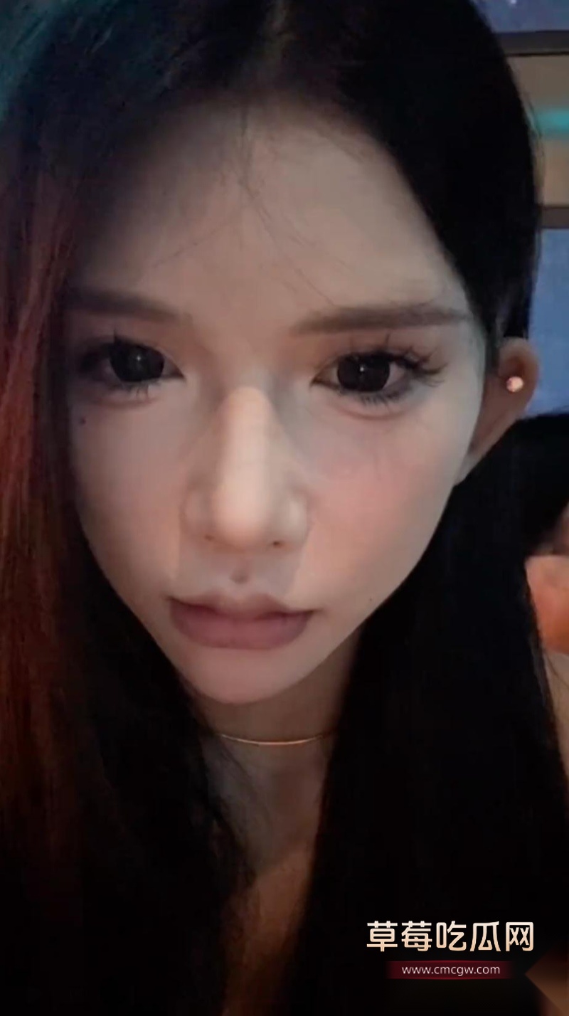 网红umi从柬埔寨一枝花沦为疯癫大妈 18