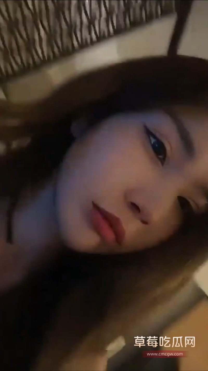 网红umi从柬埔寨一枝花沦为疯癫大妈 7