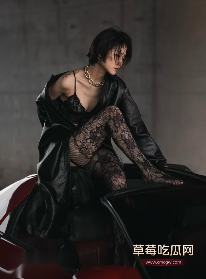 短发模特许诺10