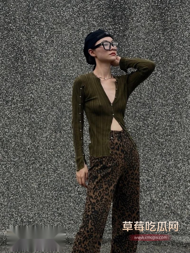 短发模特许诺18