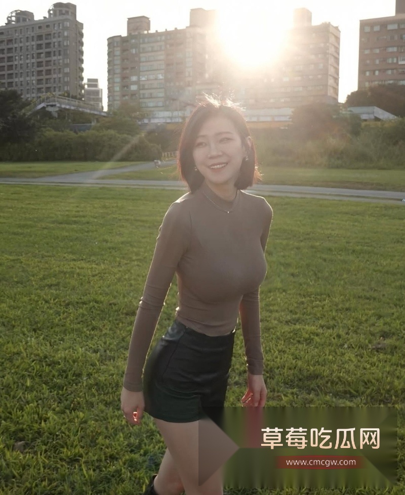 超漂亮短发巨乳网美麦麦家用摄像头遭黑客破解 8