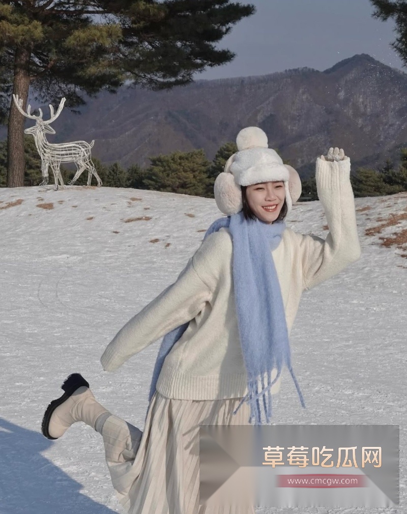 超漂亮短发巨乳网美麦麦家用摄像头遭黑客破解 12