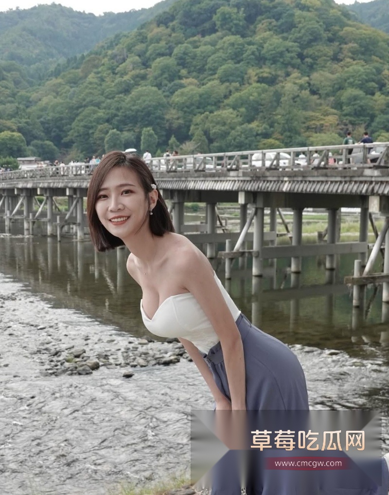 超漂亮短发巨乳网美麦麦家用摄像头遭黑客破解 13