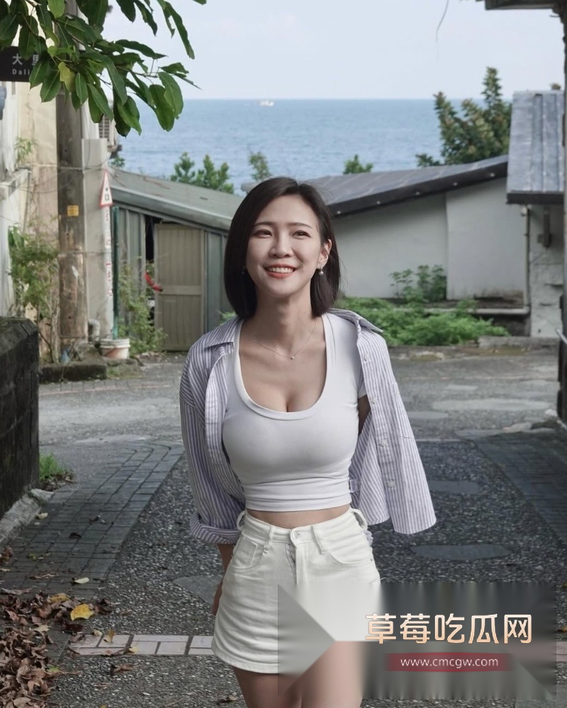 超漂亮短发巨乳网美麦麦家用摄像头遭黑客破解 15