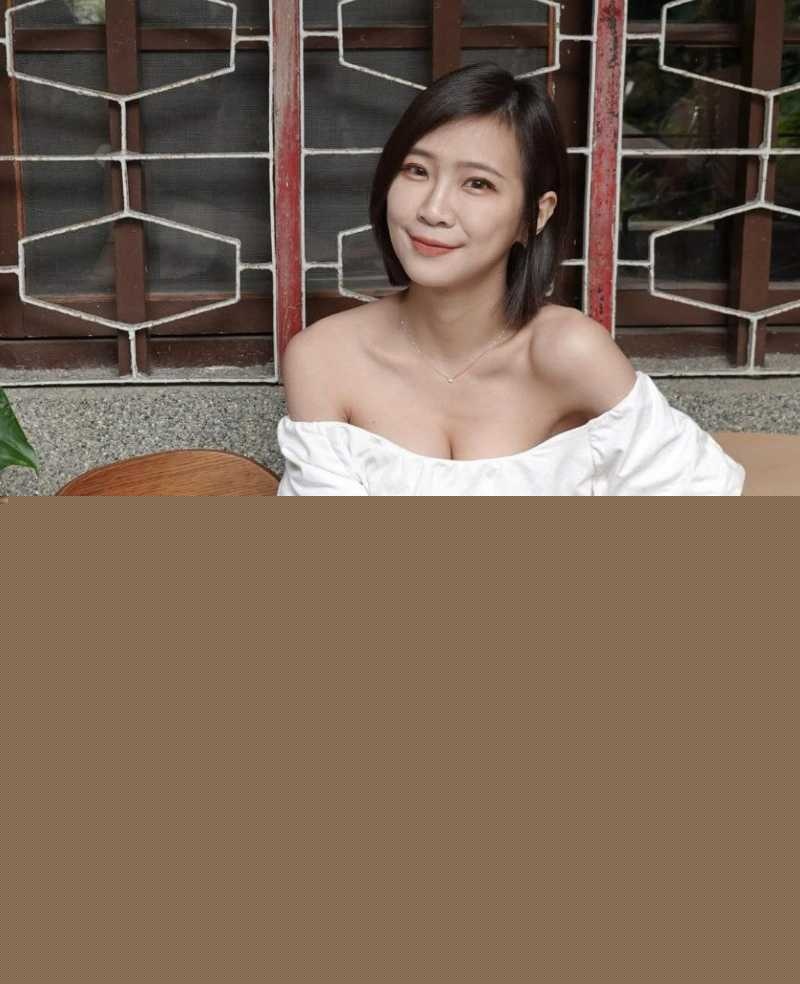 超漂亮短发巨乳网美麦麦家用摄像头遭黑客破解 20