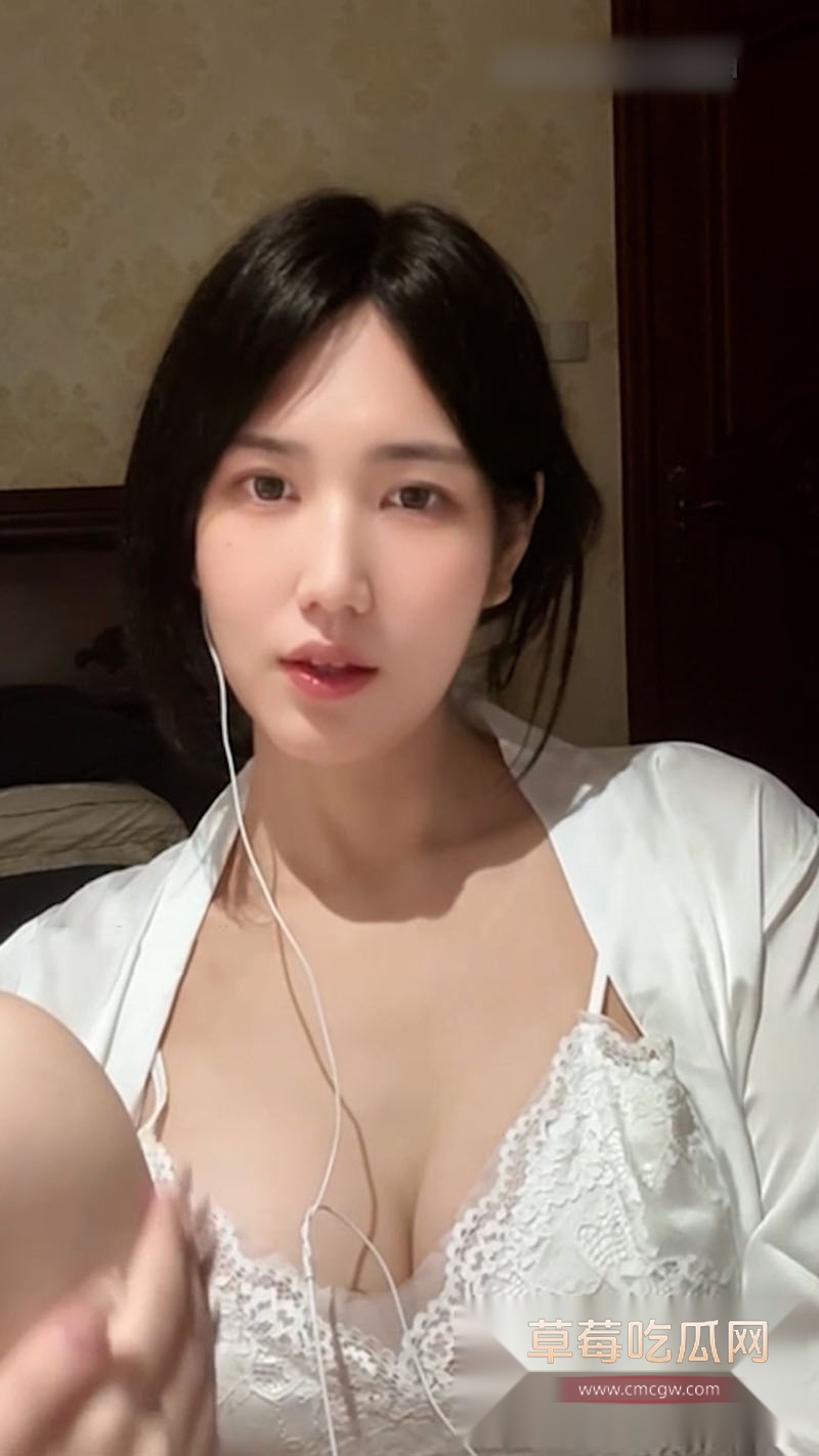 高颜值网红小羽ASMR首次露脸露点 2 高颜值网红小羽ASMR首次露脸露点 2