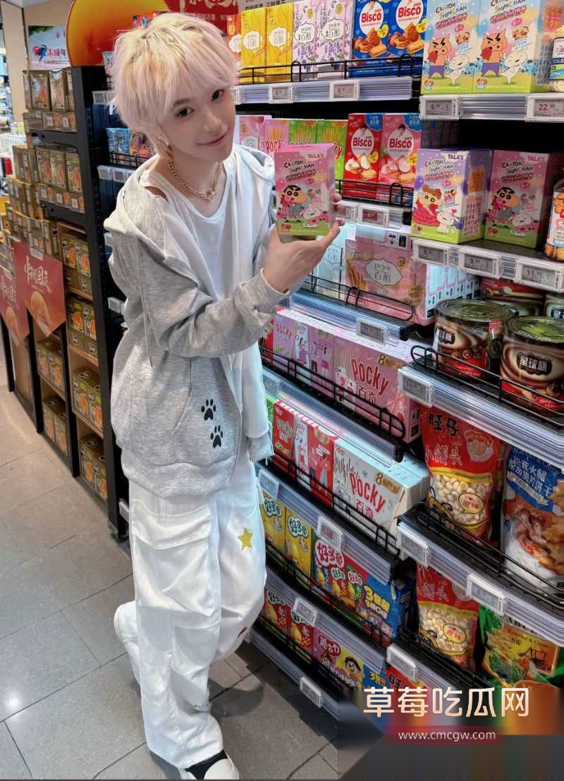 全网60w粉TS网红选妃睡粉 52