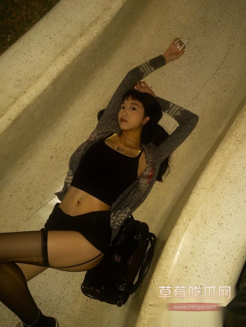 超漂亮齐刘海网美自拍给男友 1