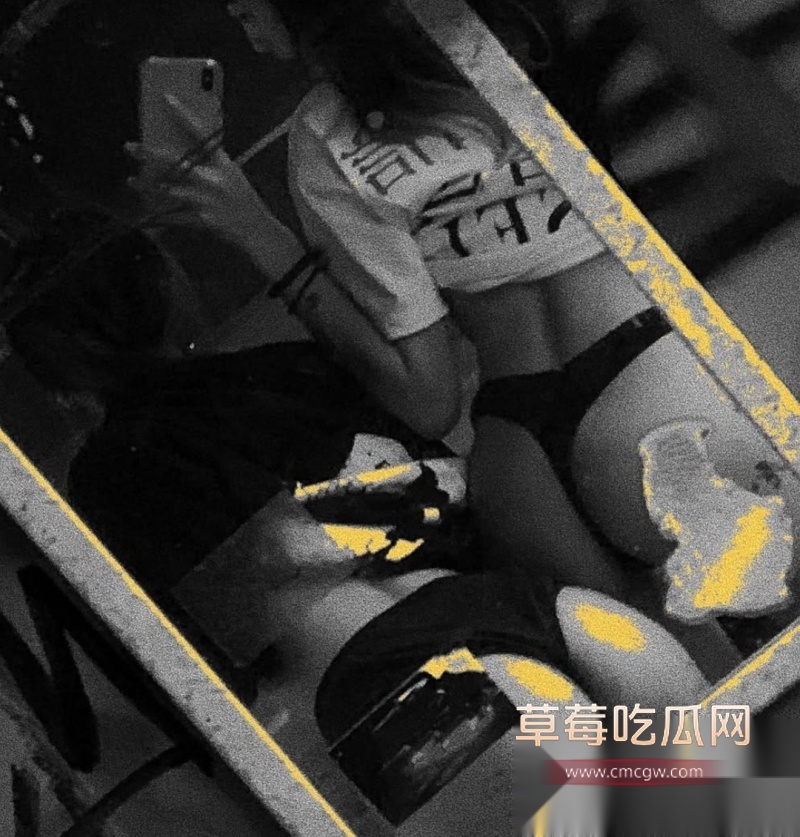 超漂亮齐刘海网美自拍给男友 3