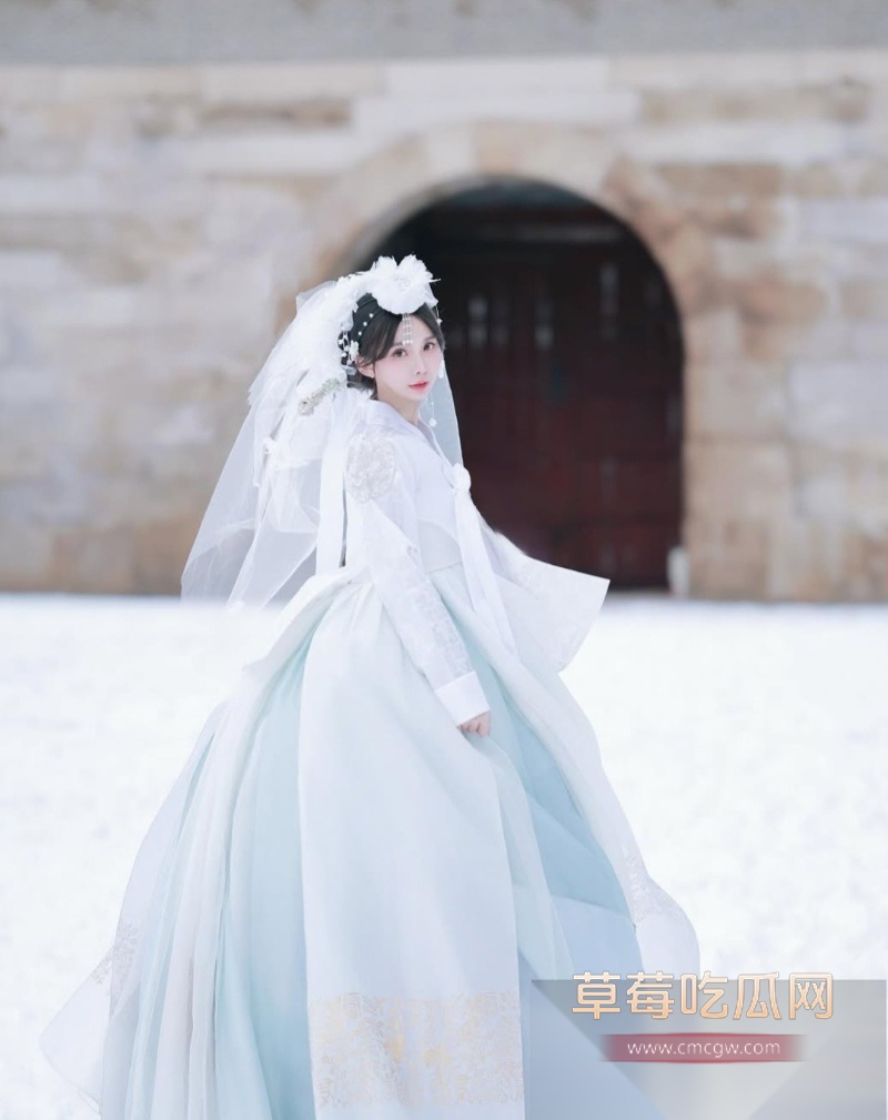 IG20万粉高颜巨乳模特ZAZZA 15