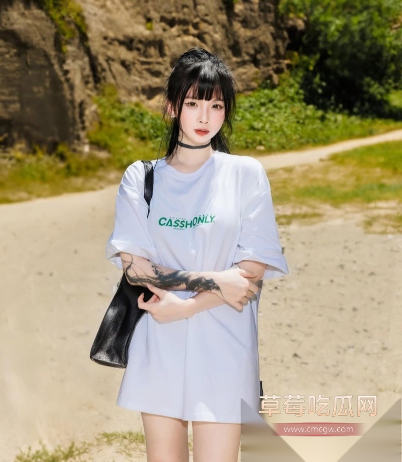 IG20万粉高颜巨乳模特ZAZZA 18