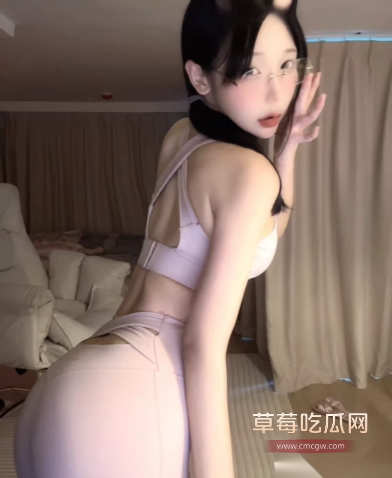 B站颜值主播洛蒂老师私发定制福利 5 B站颜值主播洛蒂老师私发定制福利 5