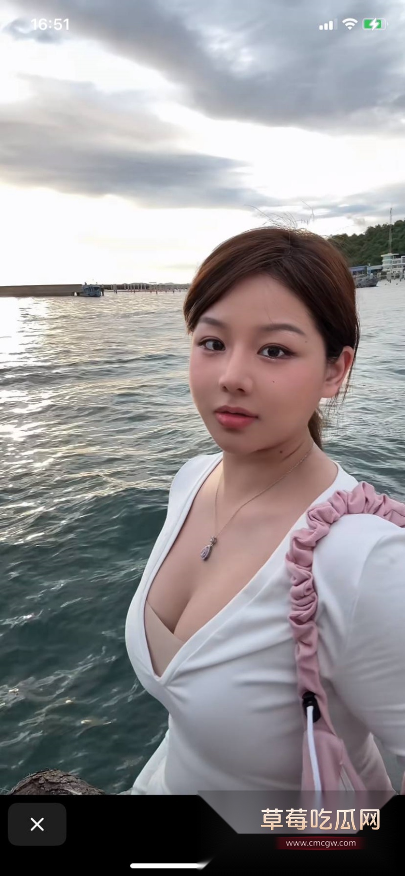 抖音75万粉丝网红 月球造梦家 4