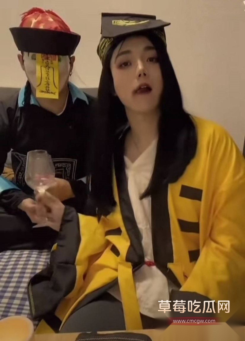 抖音老瓜又翻红 小麒cos崂山道士 9 抖音老瓜又翻红 小麒cos崂山道士 9