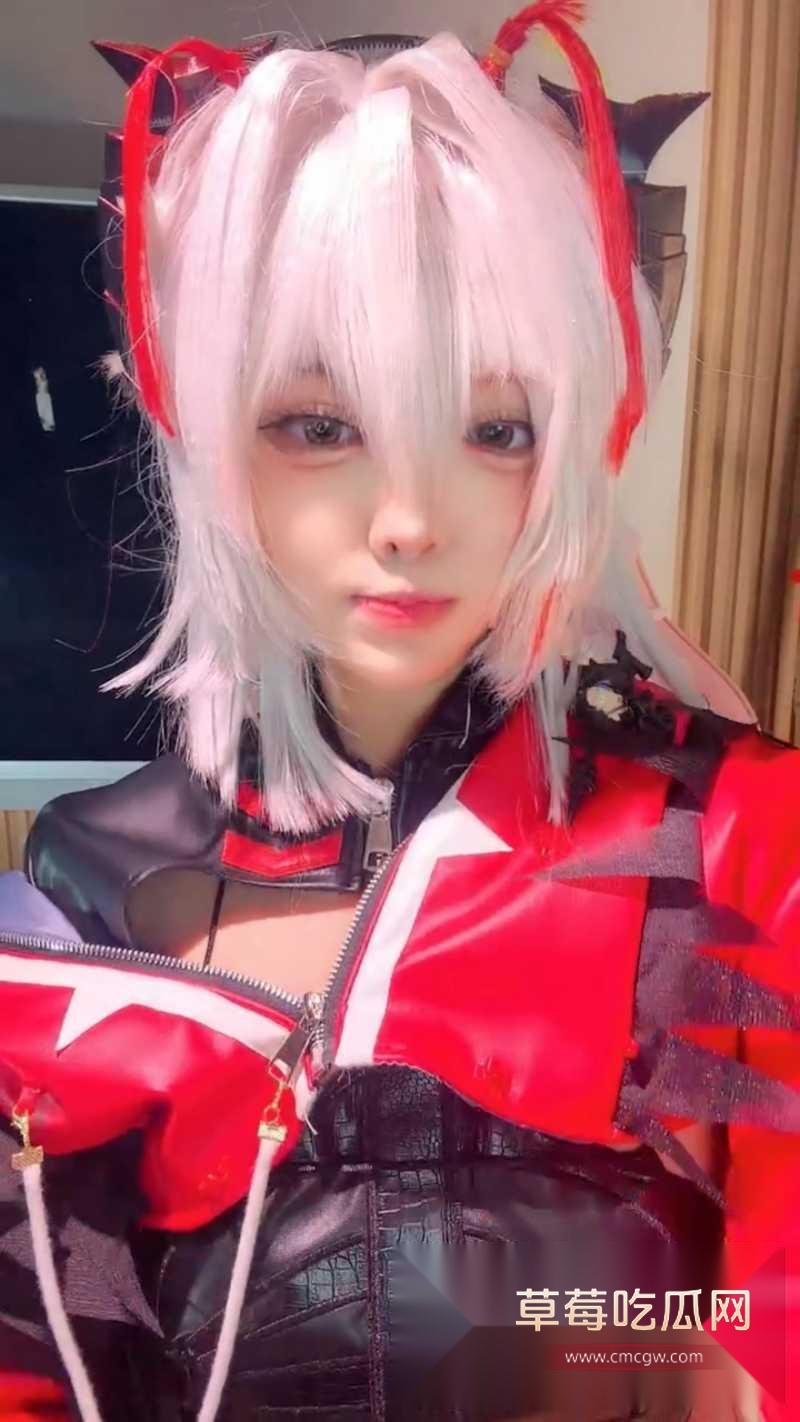 白虎精神小妹cos三角洲麦小雯 7 白虎精神小妹cos三角洲麦小雯 7