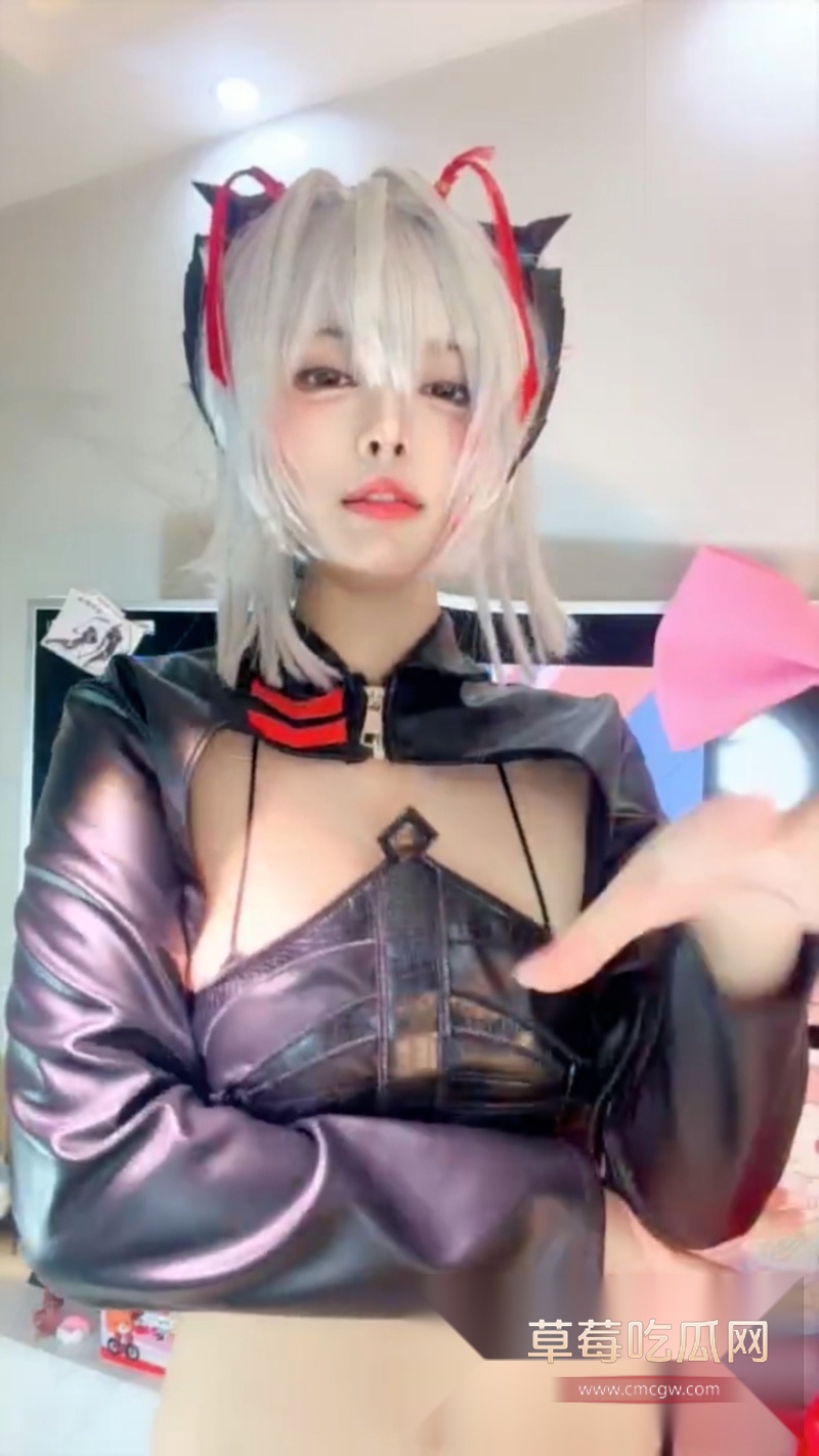 白虎精神小妹cos三角洲麦小雯 9 白虎精神小妹cos三角洲麦小雯 9