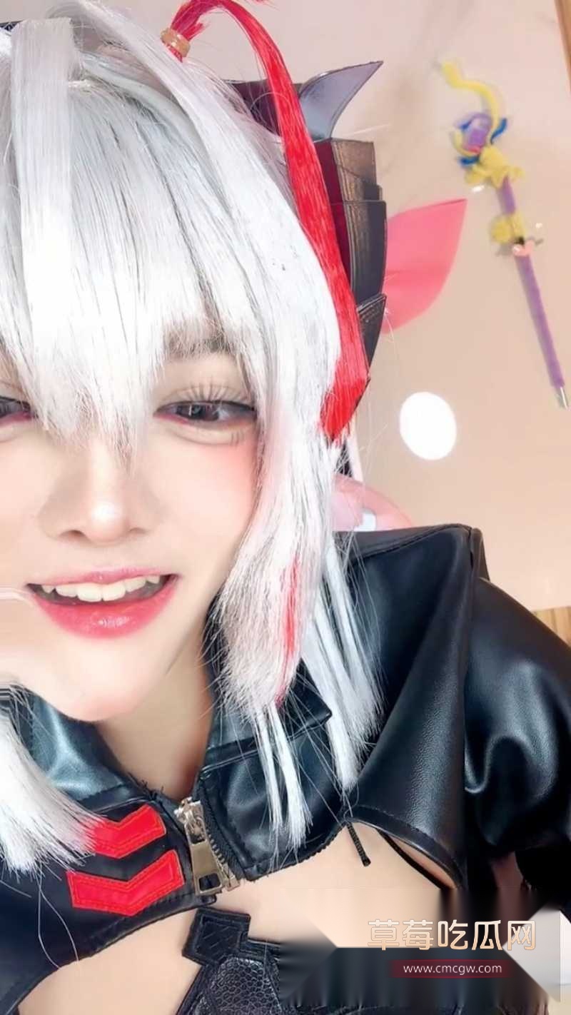 白虎精神小妹cos三角洲麦小雯 11 白虎精神小妹cos三角洲麦小雯 11