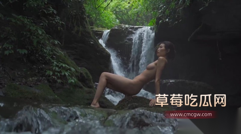 荒野穿越摄影绣花楼瀑布前拍出最美模特4