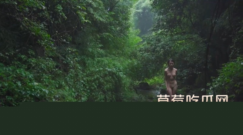 荒野穿越摄影绣花楼瀑布前拍出最美模特8