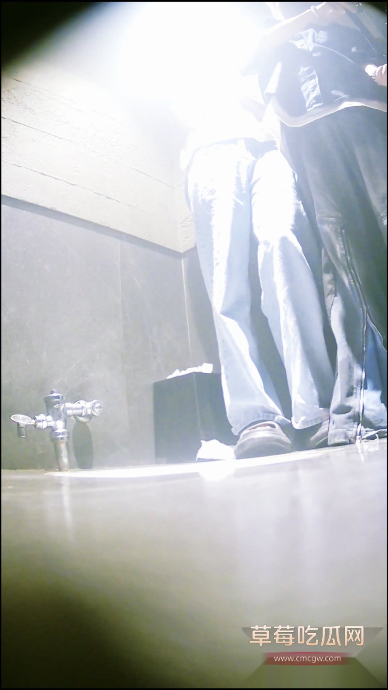 2026最新流出厕拍 3
