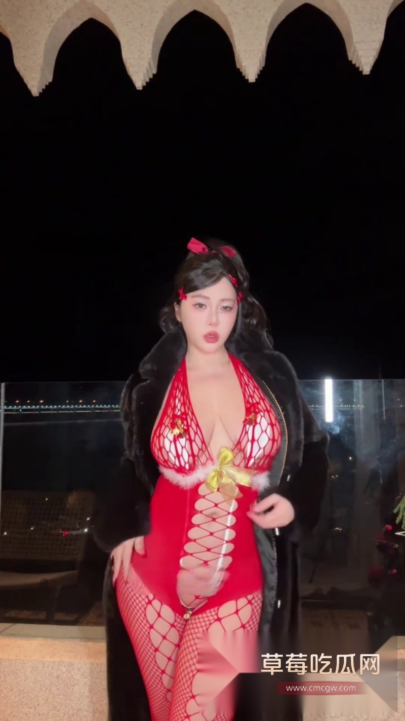 抖音巨乳网红小王同学圣诞炮机插逼极品BBW御姐 1 抖音巨乳网红小王同学圣诞炮机插逼极品BBW御姐 1