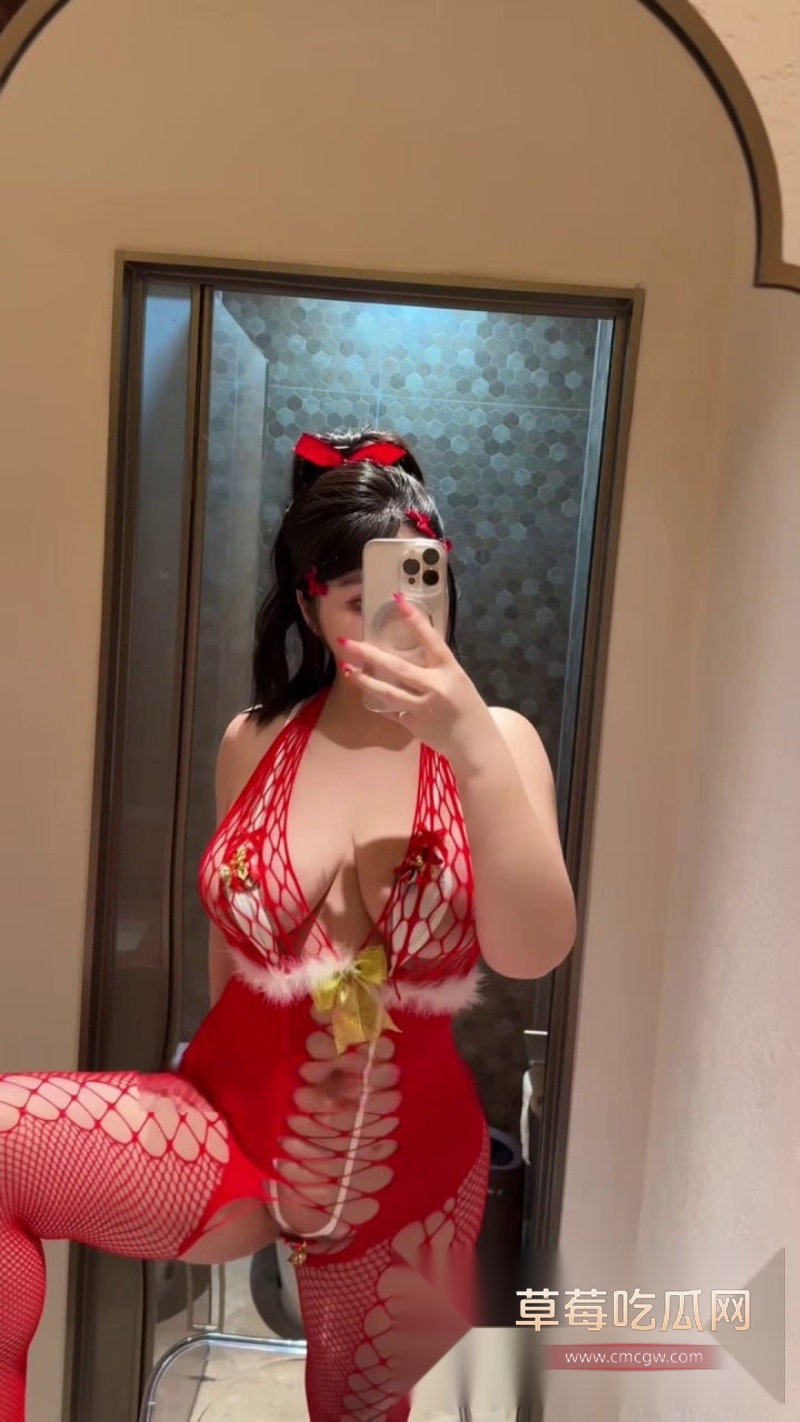 抖音巨乳网红小王同学圣诞炮机插逼极品BBW御姐 2 抖音巨乳网红小王同学圣诞炮机插逼极品BBW御姐 2