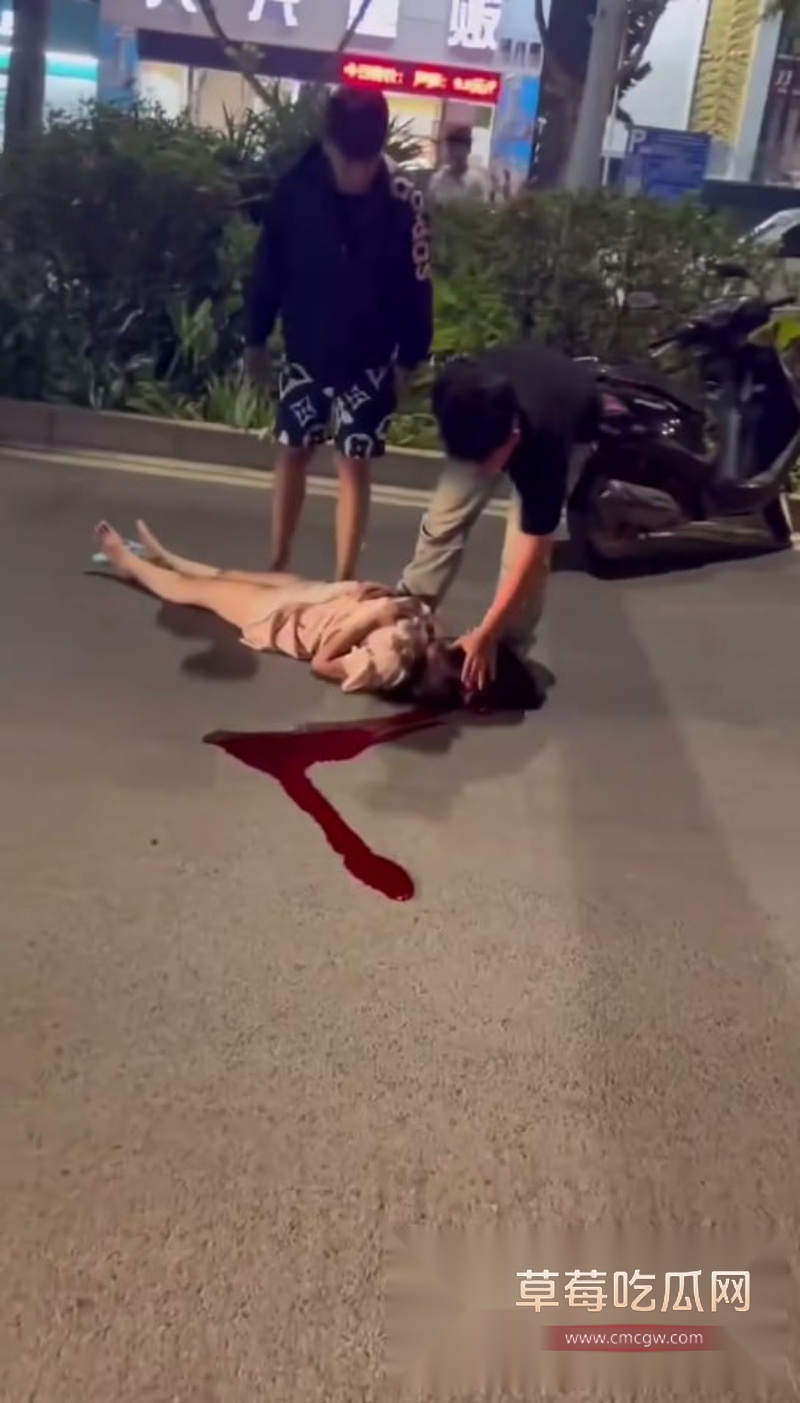 街头惊现鬼火少年撞人 7 街头惊现鬼火少年撞人 7