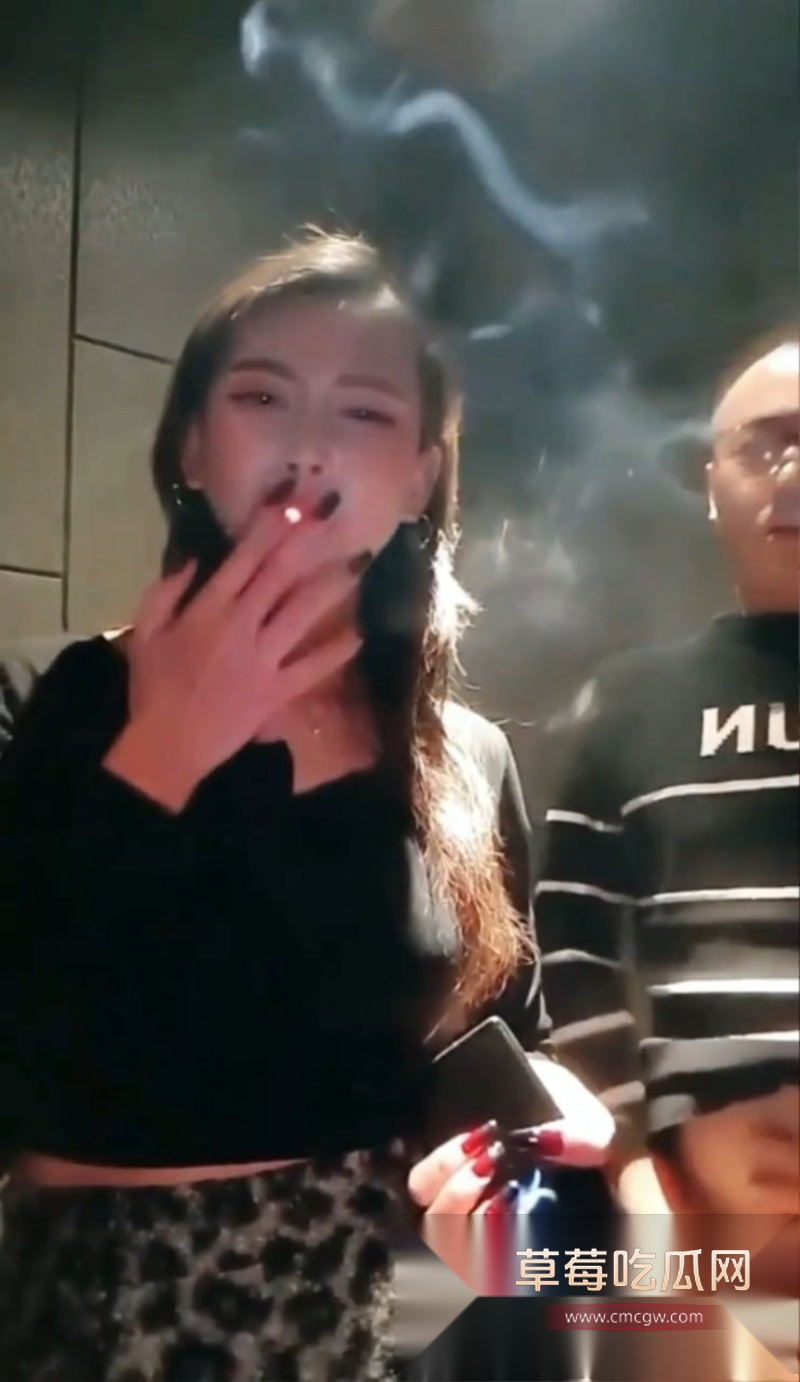 夜店女王 大啾啾 酒吧厕所私密流出 5 夜店女王 大啾啾 酒吧厕所私密流出 5