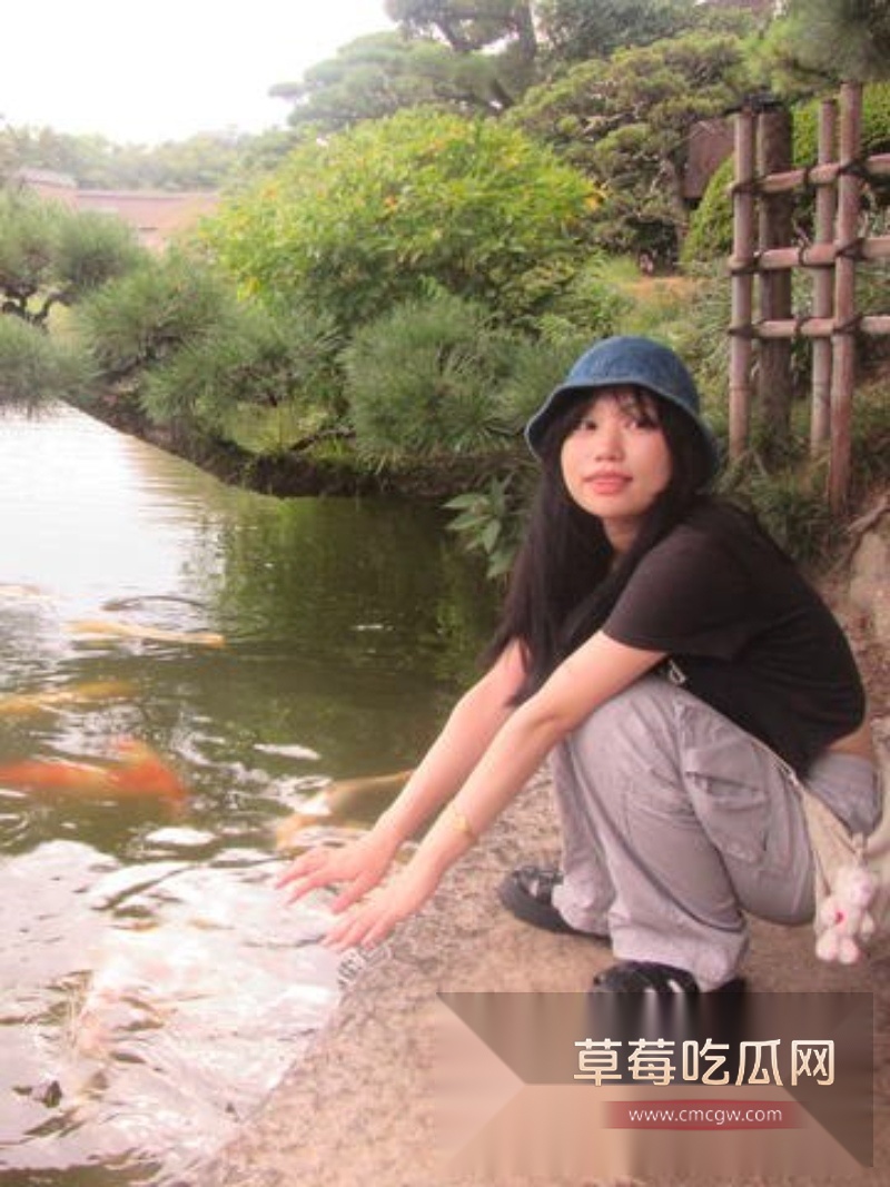 西安外国语大学王一冰女仆装 17 西安外国语大学王一冰女仆装 17