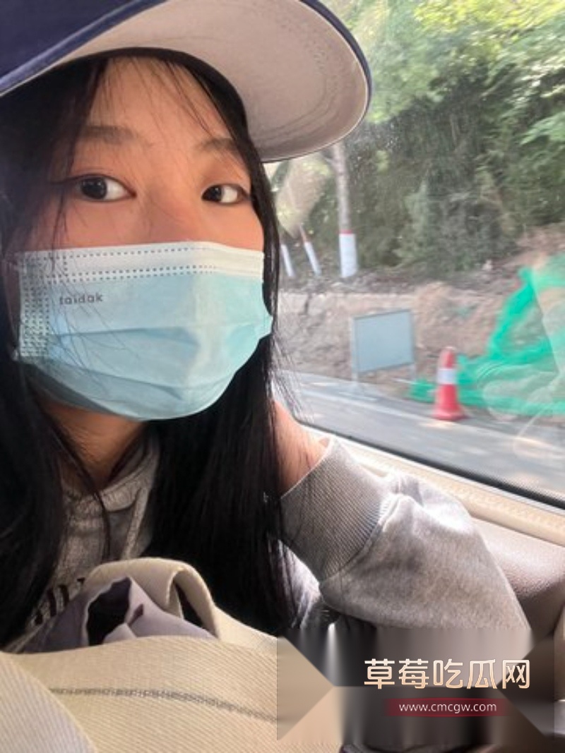 西安外国语大学王一冰女仆装 23 西安外国语大学王一冰女仆装 23