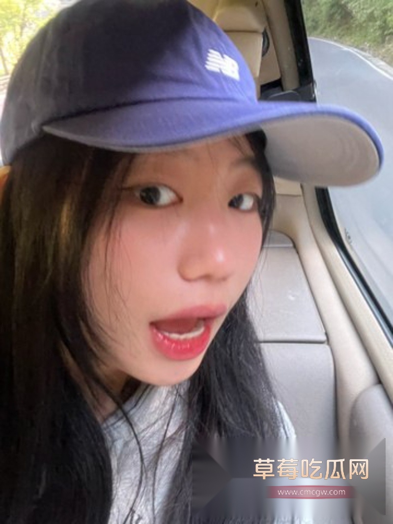 西安外国语大学王一冰女仆装 25 西安外国语大学王一冰女仆装 25