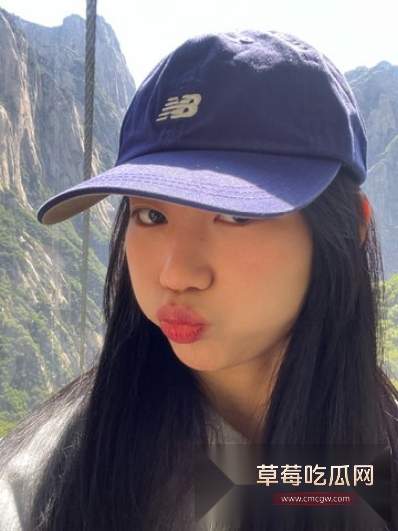 西安外国语大学王一冰女仆装 26 西安外国语大学王一冰女仆装 26