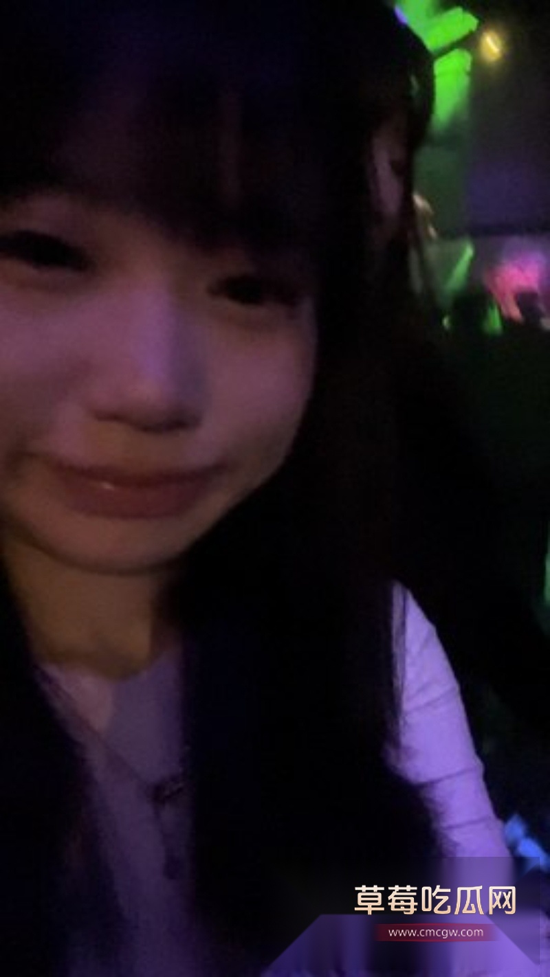 西安外国语大学王一冰女仆装 33 西安外国语大学王一冰女仆装 33