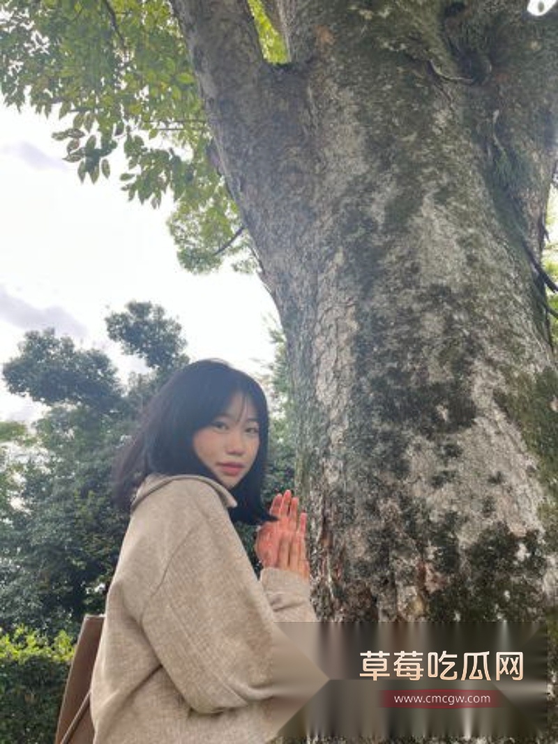 西安外国语大学王一冰女仆装 35 西安外国语大学王一冰女仆装 35