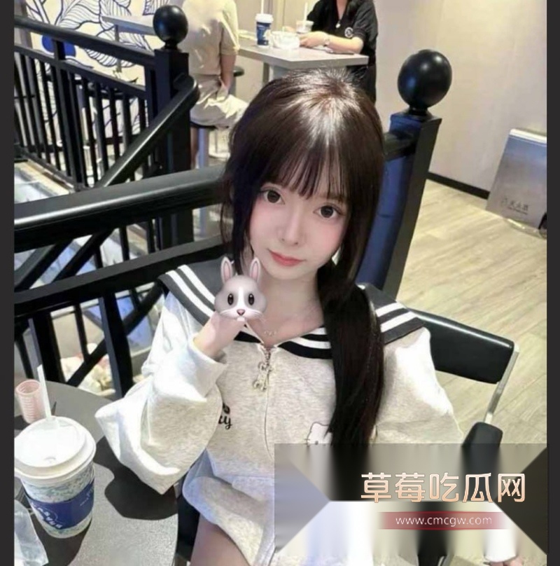 云南师范学院的高颜值校花跟体育生男友出租屋做爱视频曝 8 云南师范学院的高颜值校花跟体育生男友出租屋做爱视频曝 8