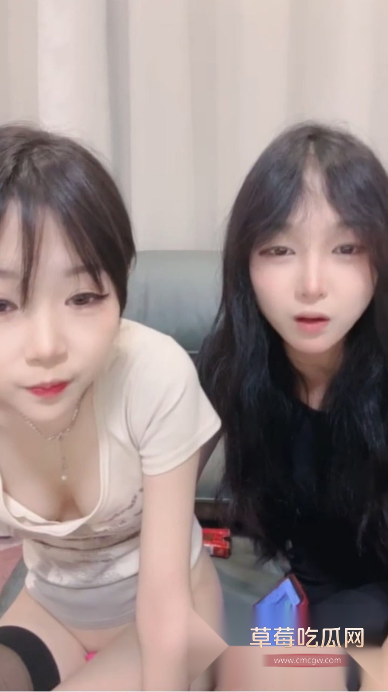 粉嫩学生妹被多人轮番蹂躏 2