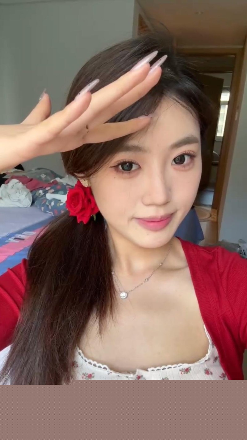 成都超乖巧在校女大学生1 成都超乖巧在校女大学生1