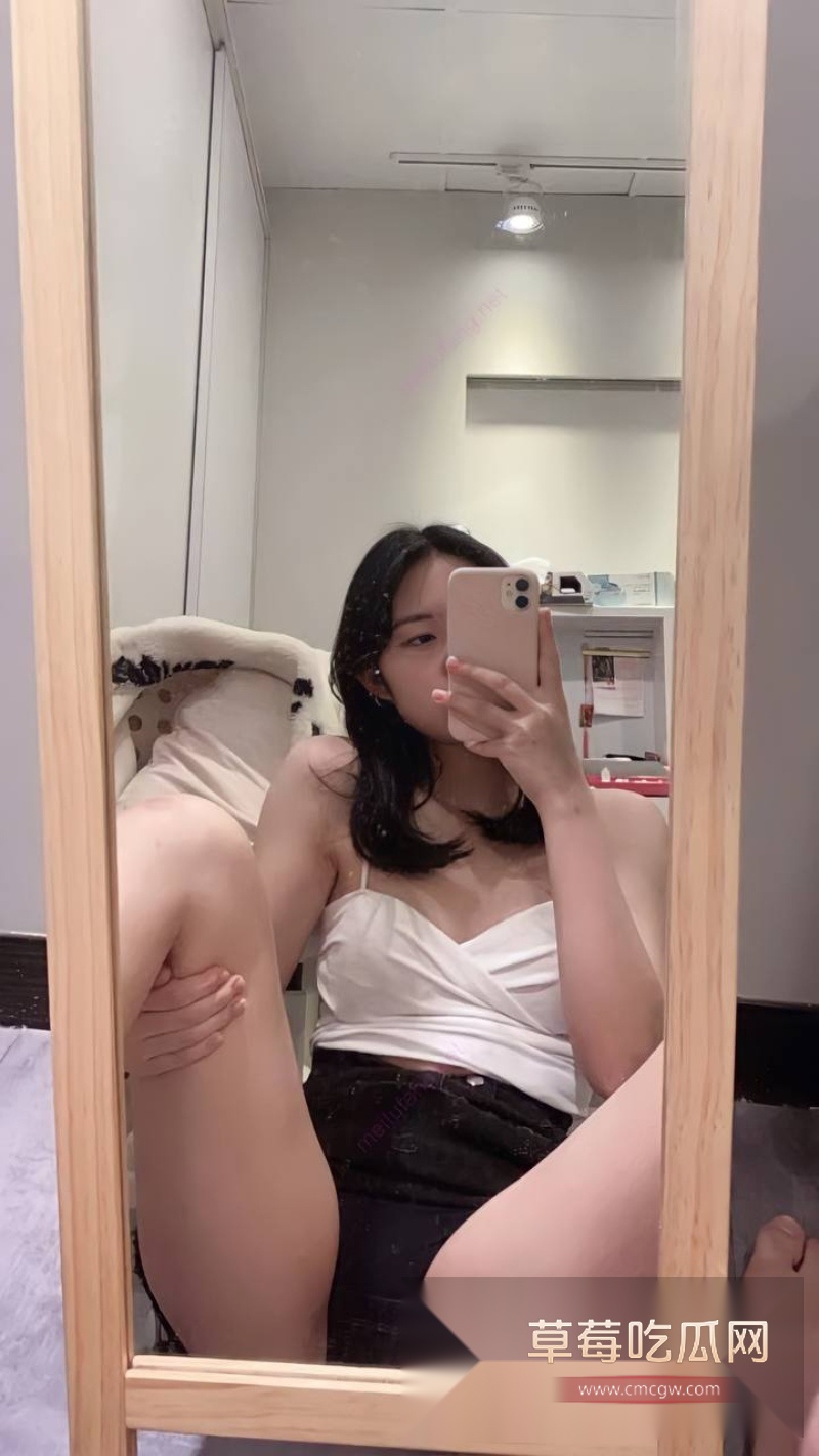 山东大学清纯校花黄薇薇私密自慰视频全曝光 12