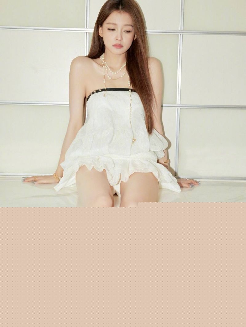 孙怡背着老公和男助理搂搂抱抱13