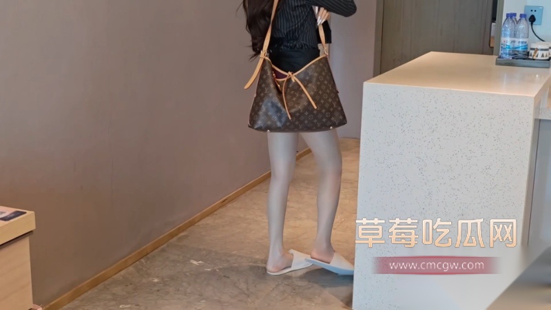 雪碧哇塞长腿女神母子乱伦 11 雪碧哇塞长腿女神母子乱伦 11